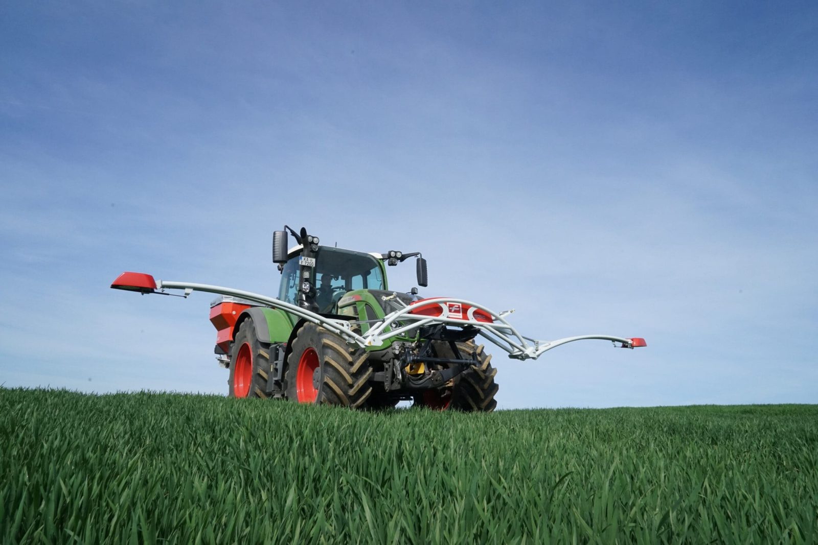 Isaria Pro Active - Täsmäviljely- ja lannoitusjärjestelmä